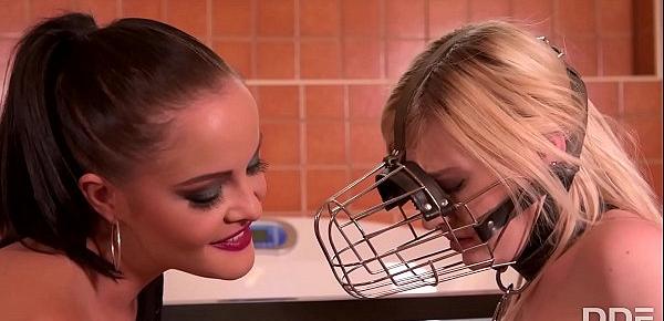  Watch dominatrix Dolly Diore humiliate blondie Carly Rae in the bathtub